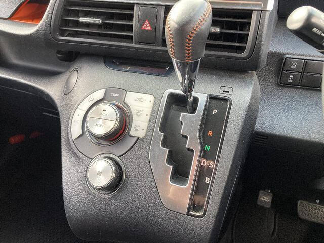 TOYOTA SIENTA 2018 Image 31