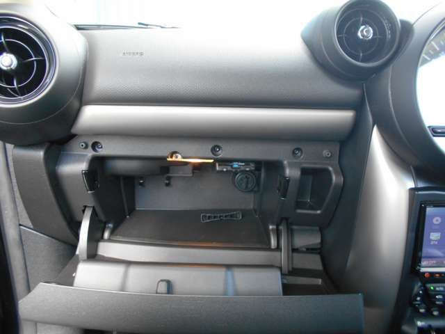 BMW MINI COOPER D PA 2015 Image 31