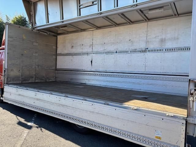 MITSUBISHI FUSOU FIGHTER 2017 Image 31