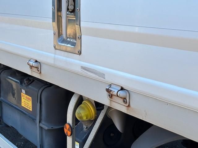 MITSUBISHI FUSOU FIGHTER 2017 Image 31