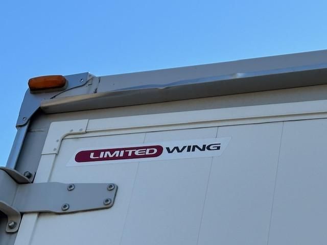 MITSUBISHI FUSOU FIGHTER 2017 Image 31