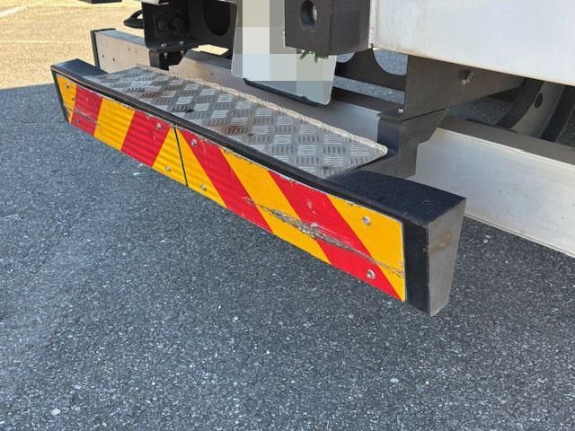 MITSUBISHI FUSOU FIGHTER 2017 Image 31