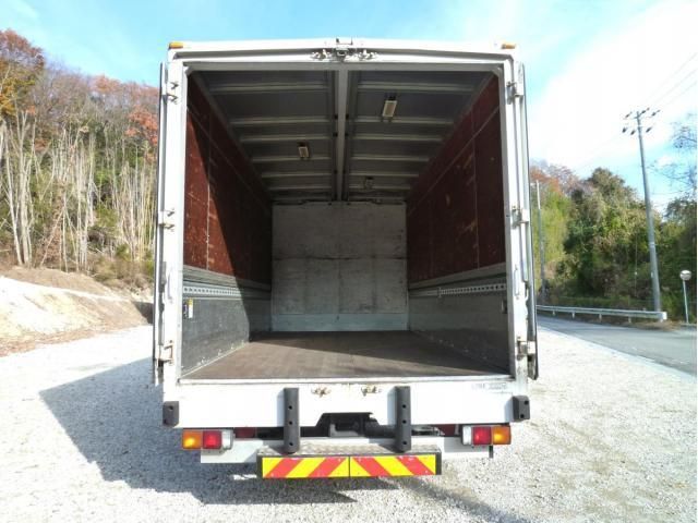 MITSUBISHI FUSOU FIGHTER 2015 Image 31