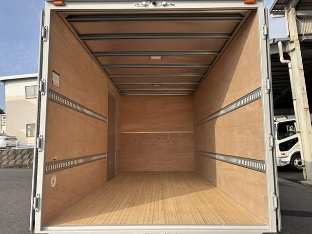 ISUZU ELF 2025 Image 31