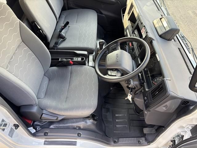 ISUZU ELF 2025 Image 31