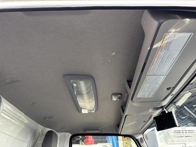 ISUZU ELF 2025 Image 31