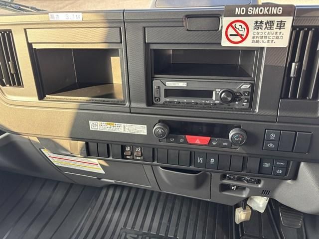 ISUZU ELF 2025 Image 31