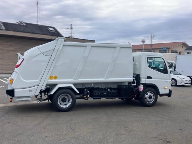 MITSUBISHI CANTER 2025 Image 31