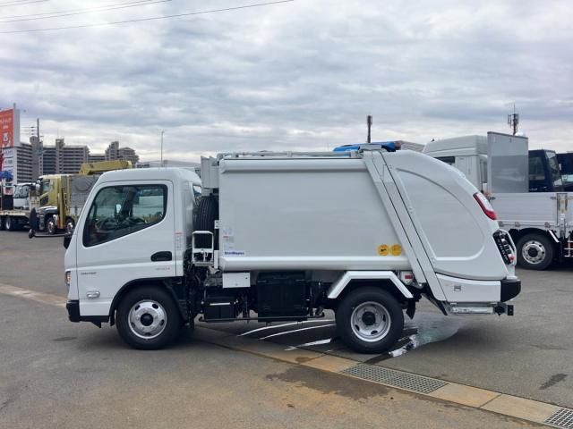 MITSUBISHI CANTER 2025 Image 31