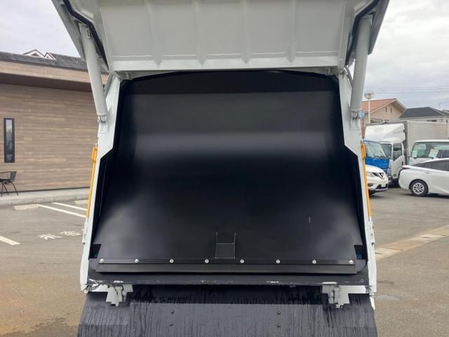 MITSUBISHI CANTER 2025 Image 31