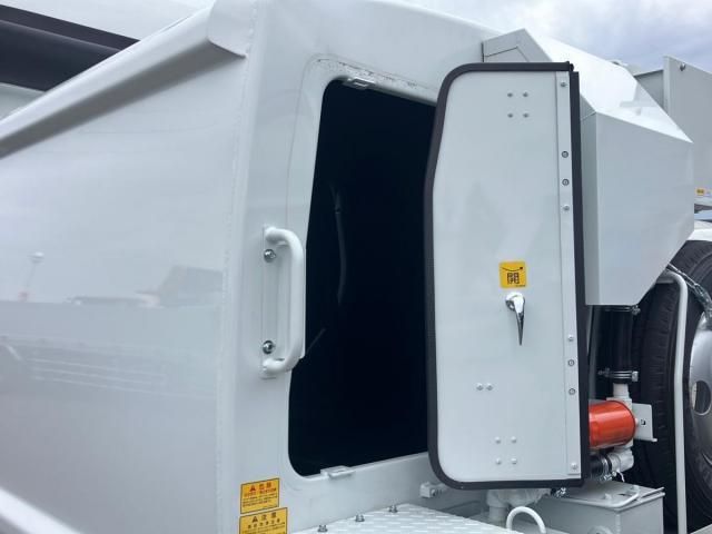 MITSUBISHI CANTER 2025 Image 31