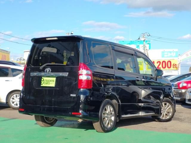 TOYOTA VOXY 2013 Image 31