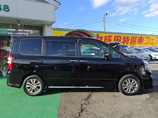 TOYOTA VOXY 2013 Image 31