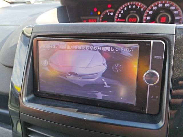 TOYOTA VOXY 2013 Image 31