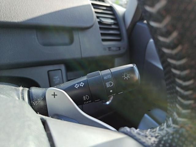 TOYOTA VOXY 2013 Image 31