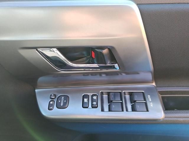 TOYOTA VOXY 2013 Image 31