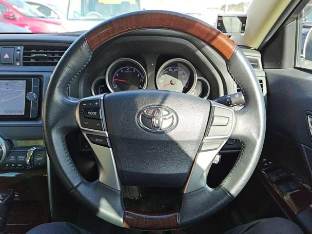 TOYOTA MARK X 2013 Image 31