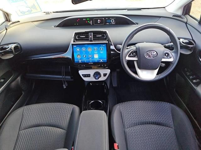 TOYOTA PRIUS 2017 Image 31