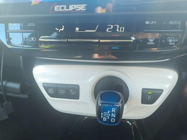 TOYOTA PRIUS 2017 Image 31