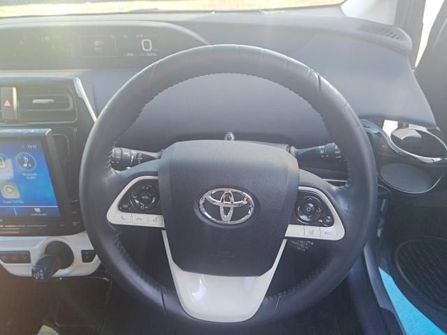 TOYOTA PRIUS 2017 Image 31
