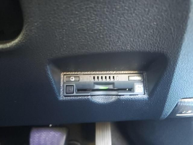 TOYOTA PRIUS 2017 Image 31