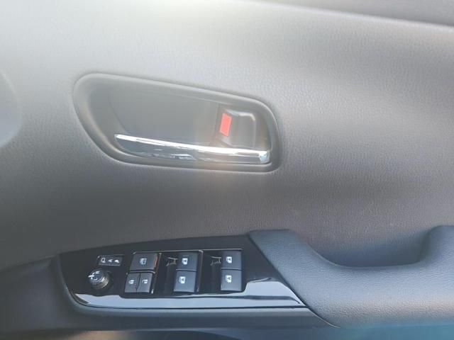 TOYOTA PRIUS 2017 Image 31