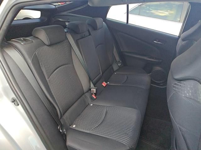 TOYOTA PRIUS 2017 Image 31