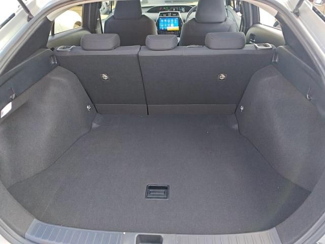 TOYOTA PRIUS 2017 Image 31