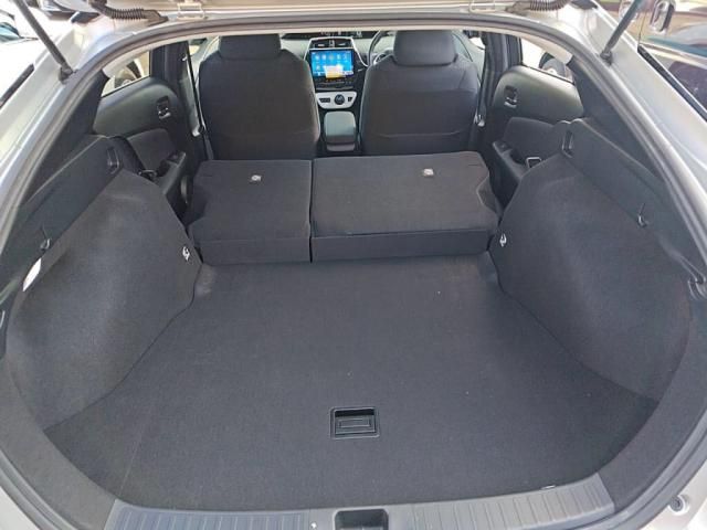 TOYOTA PRIUS 2017 Image 31