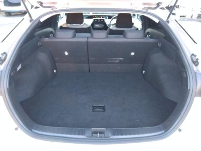 TOYOTA PRIUS 2016 Image 31