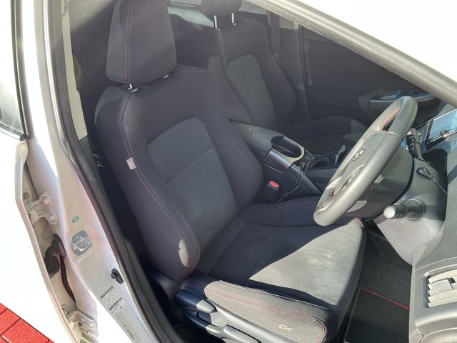 TOYOTA PRIUS 2015 Image 31