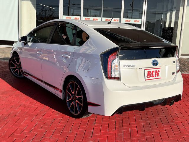 TOYOTA PRIUS 2015 Image 31