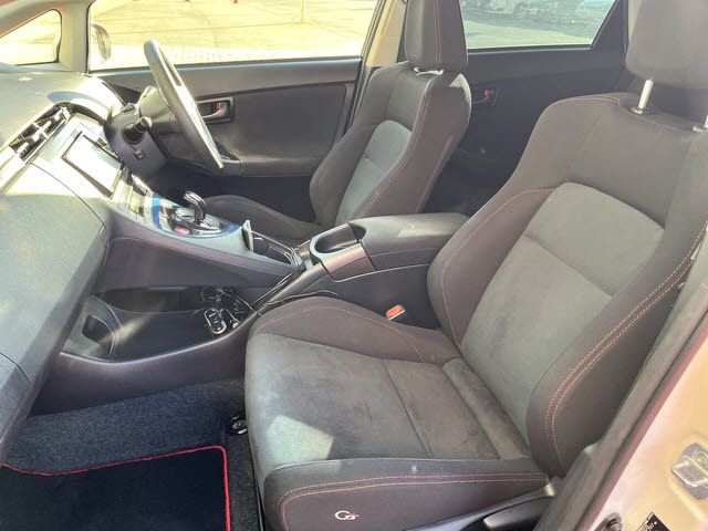 TOYOTA PRIUS 2015 Image 31