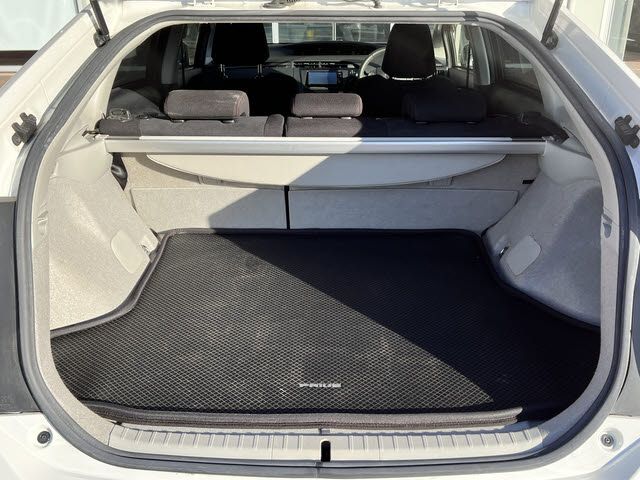 TOYOTA PRIUS 2015 Image 31