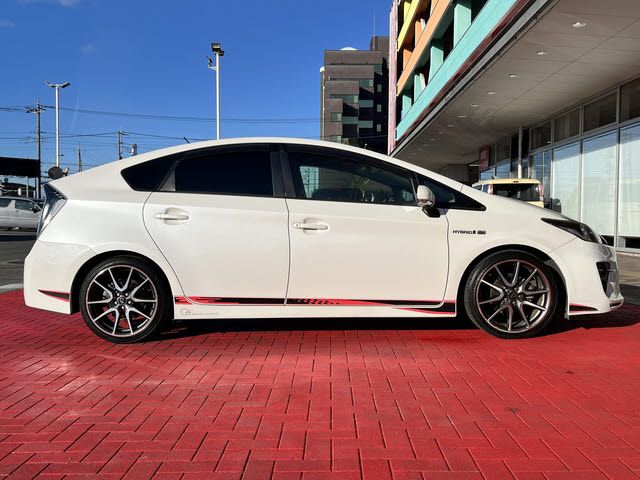 TOYOTA PRIUS 2015 Image 31