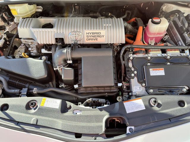 TOYOTA PRIUS 2015 Image 31