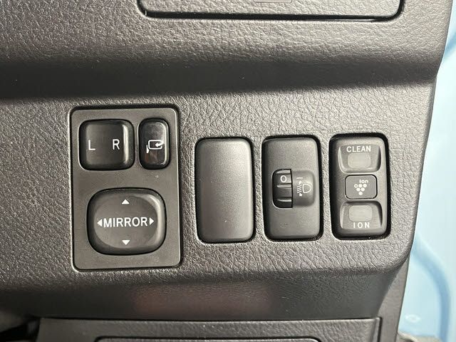 DAIHATSU MIRA GINO 2006 Image 31