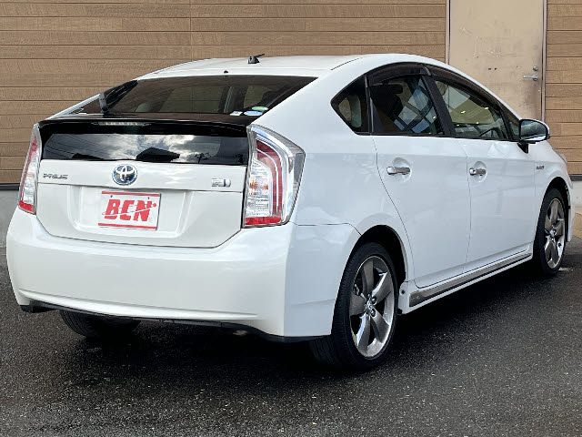 TOYOTA PRIUS 2014 Image 31