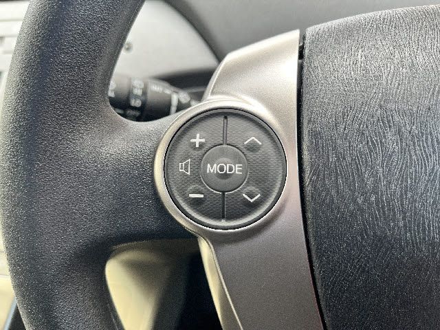 TOYOTA PRIUS 2014 Image 31