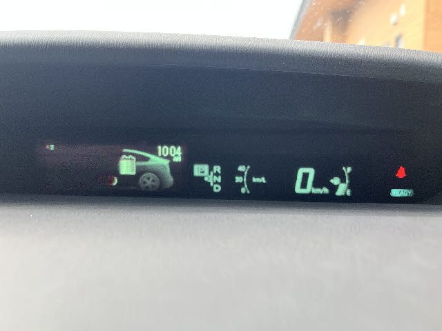 TOYOTA PRIUS 2014 Image 31