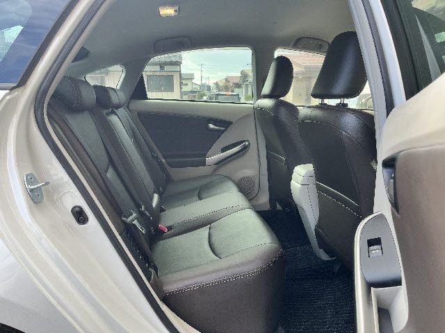 TOYOTA PRIUS 2014 Image 31