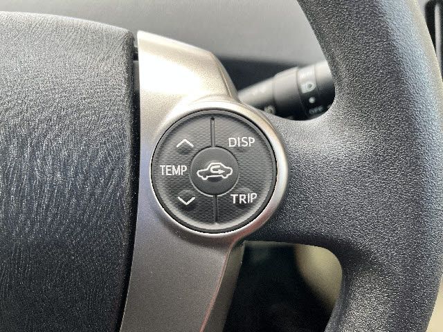 TOYOTA PRIUS 2014 Image 31