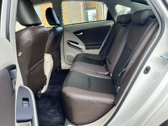 TOYOTA PRIUS 2014 Image 31