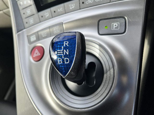 TOYOTA PRIUS 2014 Image 31