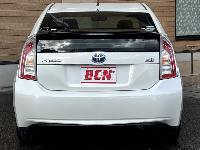 TOYOTA PRIUS 2014 Image 31