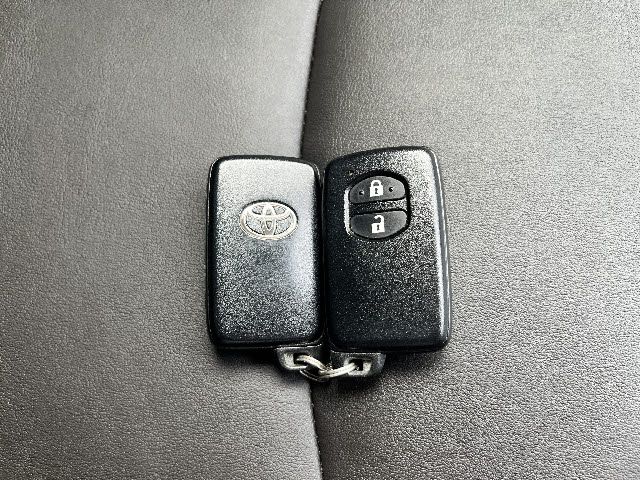 TOYOTA PRIUS 2014 Image 31