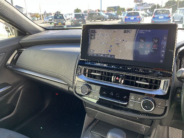 TOYOTA CROWN SEDAN HYBRID 2021 Image 31