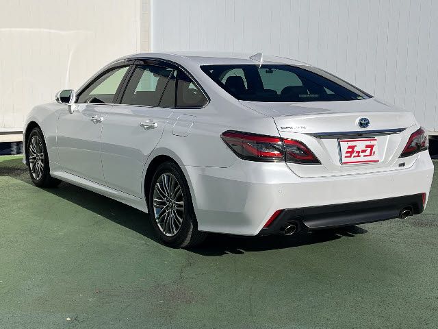 TOYOTA CROWN SEDAN HYBRID 2021 Image 31