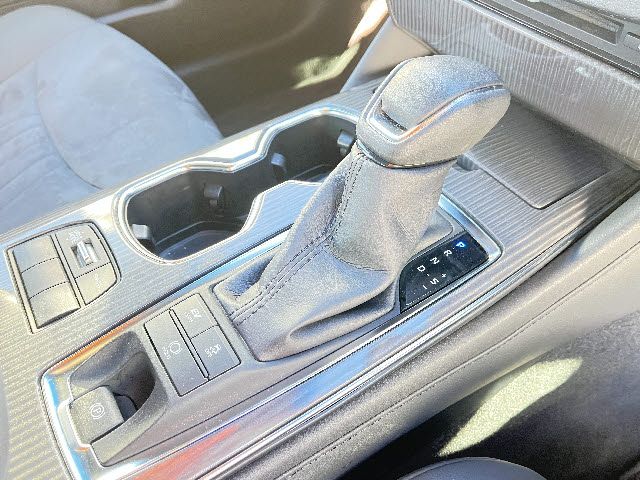 TOYOTA CROWN SEDAN HYBRID 2021 Image 31