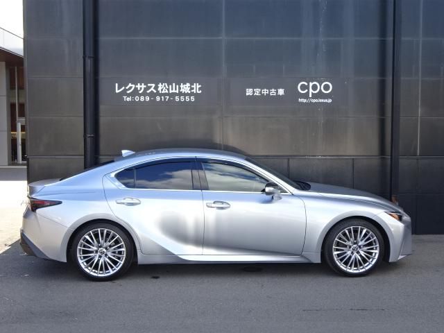 TOYOTA LEXUS IS300 2023 Image 31